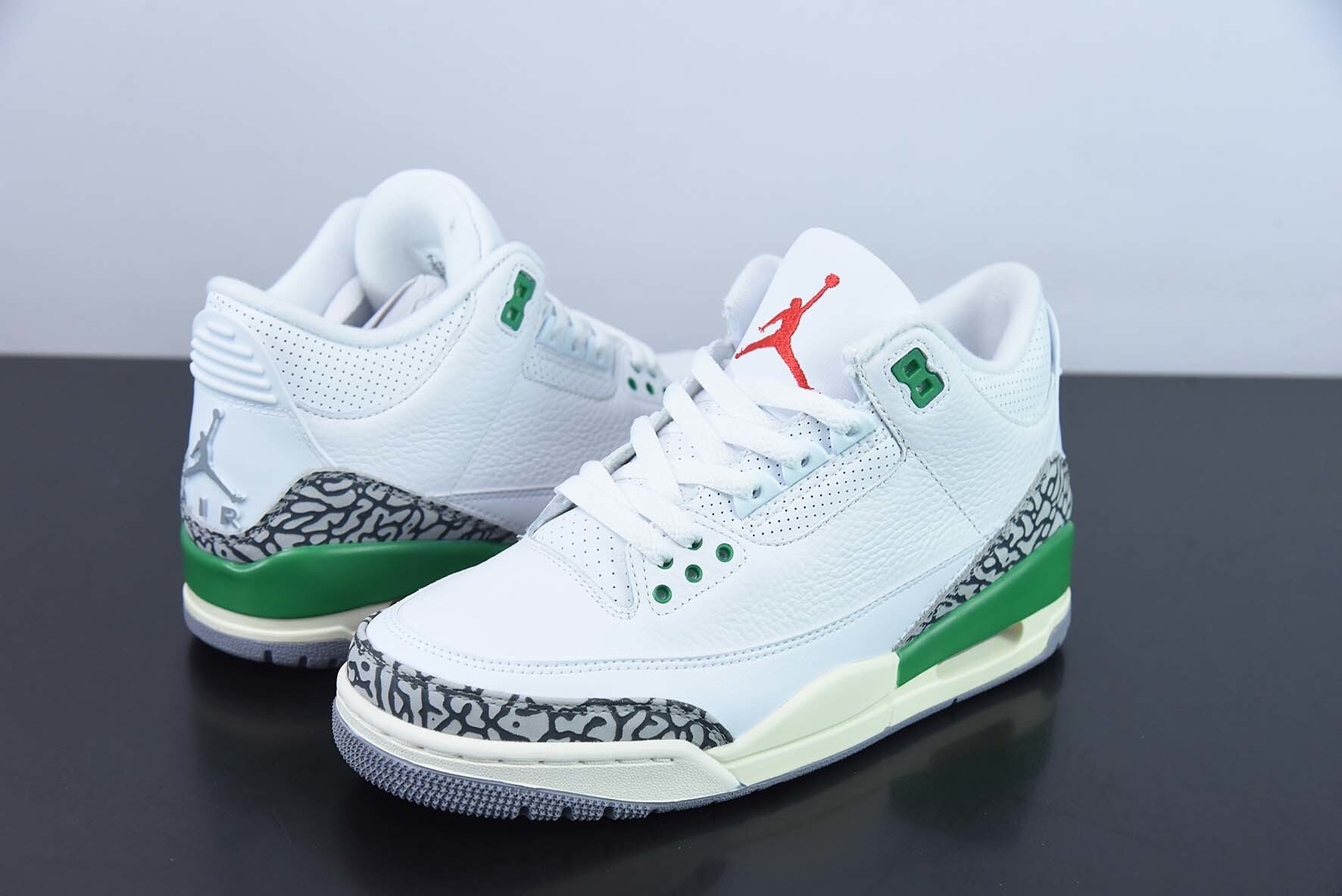 AJ 3 Lucky Green Green CK9246-13SIZE .56